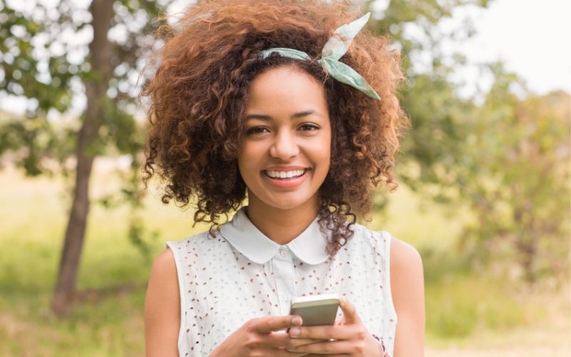 Lire la suite à propos de l’article Comment Choisir un Bandeau de Cheveux pour Sublimer Votre Coiffure ?