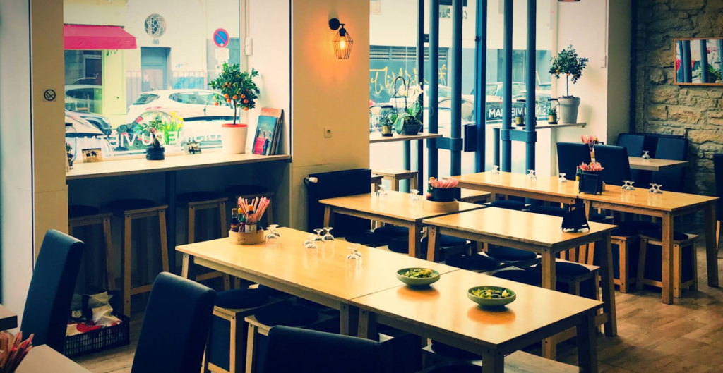 Top 5 des Meilleurs Restaurants Vietnamiens à Lyon : Chez Bánôi : Ambiance Familiale et Saveurs Traditionnelles